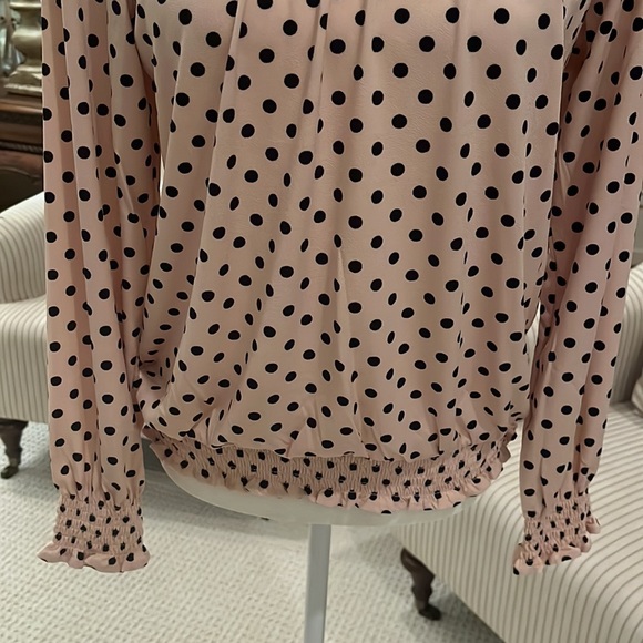 Adrianna Papell Printed Neck & Hem Top - Picture 3 of 16